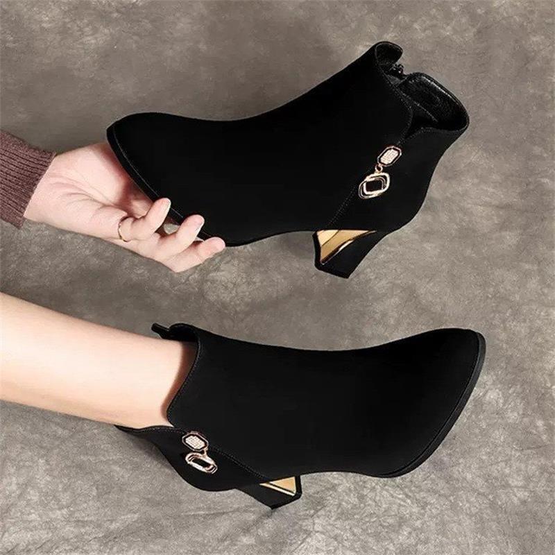 Best Shoe Boutique Fleece thermische korte laarzen dames dikke hak 2024 nieuwe herfst en winter suède Martin laarzen high-end moeder hoge hakken 34