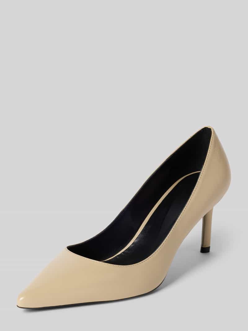 Boss Pumps van runderleer
