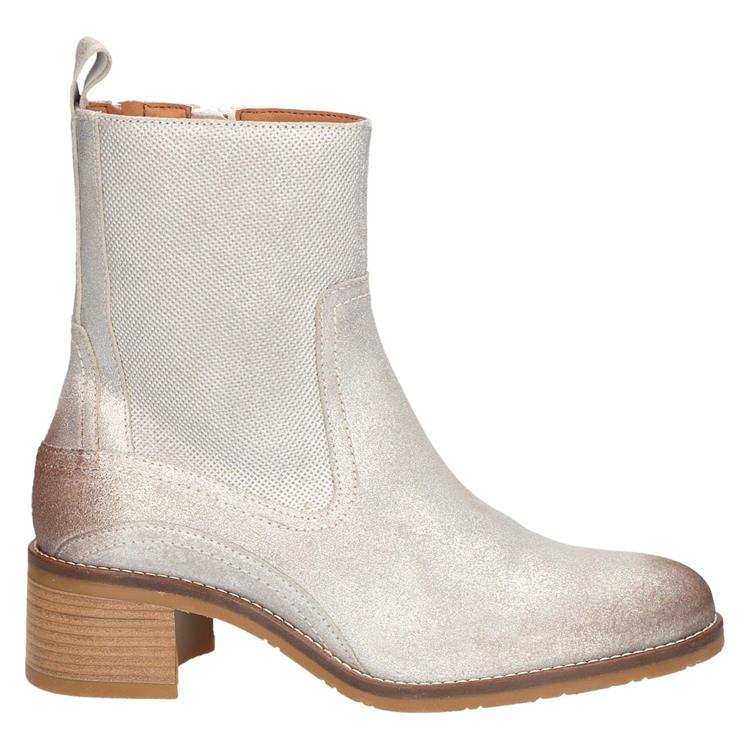 Piedi Nudi Britta 12.02