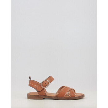 Carmela Sandalen  16220401