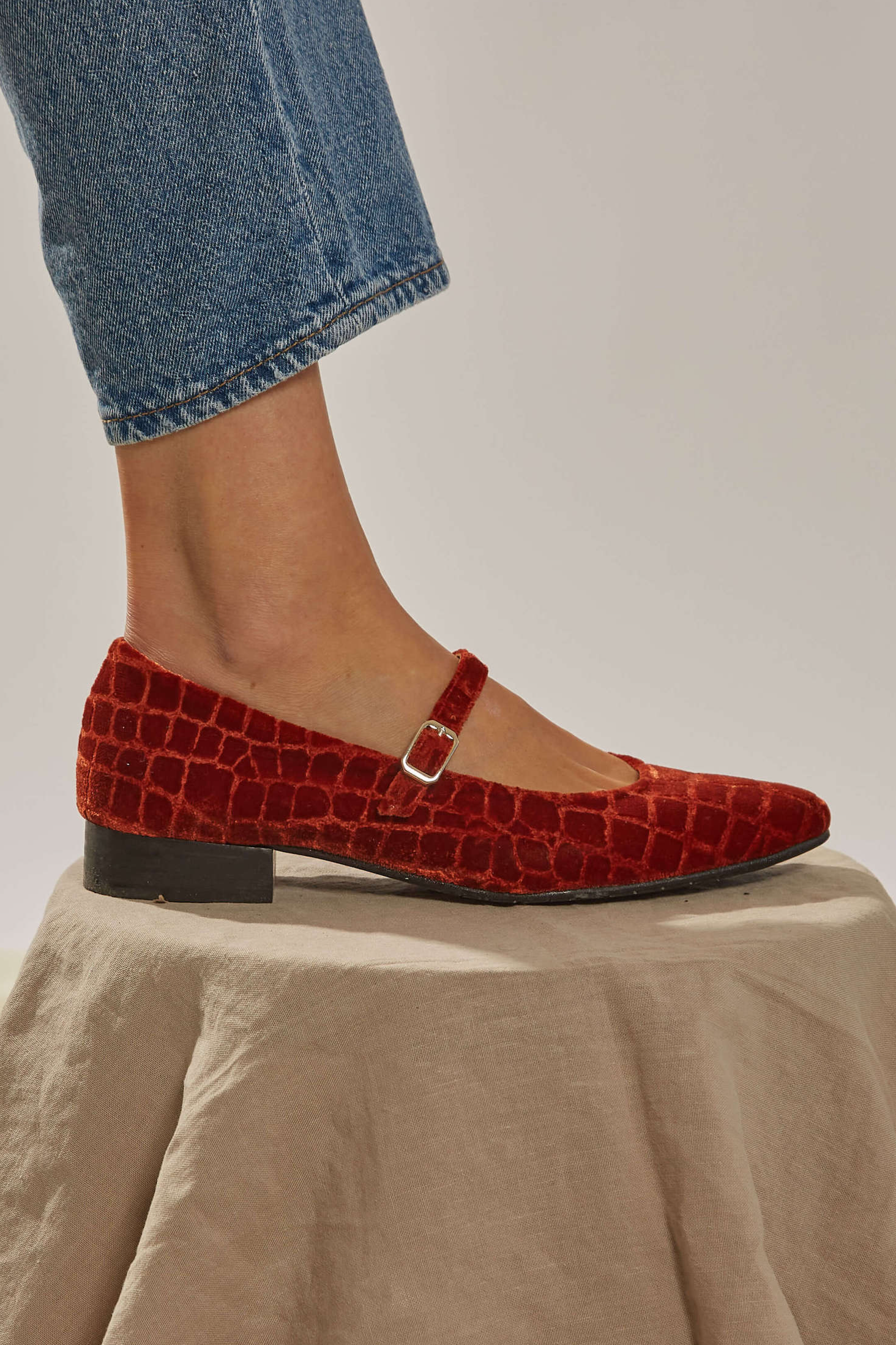 Momoc Damen vegan Ballerinas Coco Samt Lava Rot