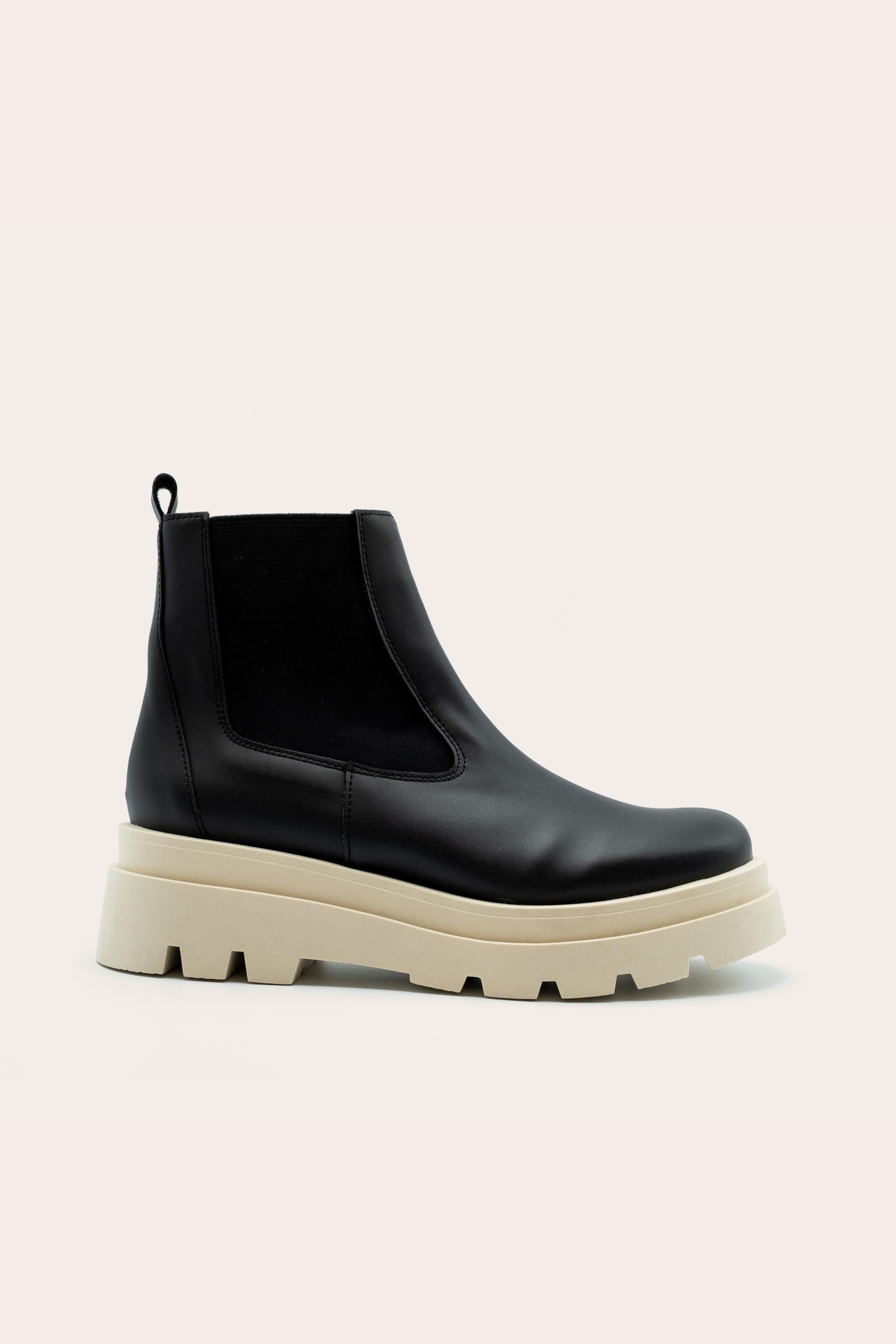 RarÃ¡muri Damen vegan Chelsea Boots Noa Schwarz