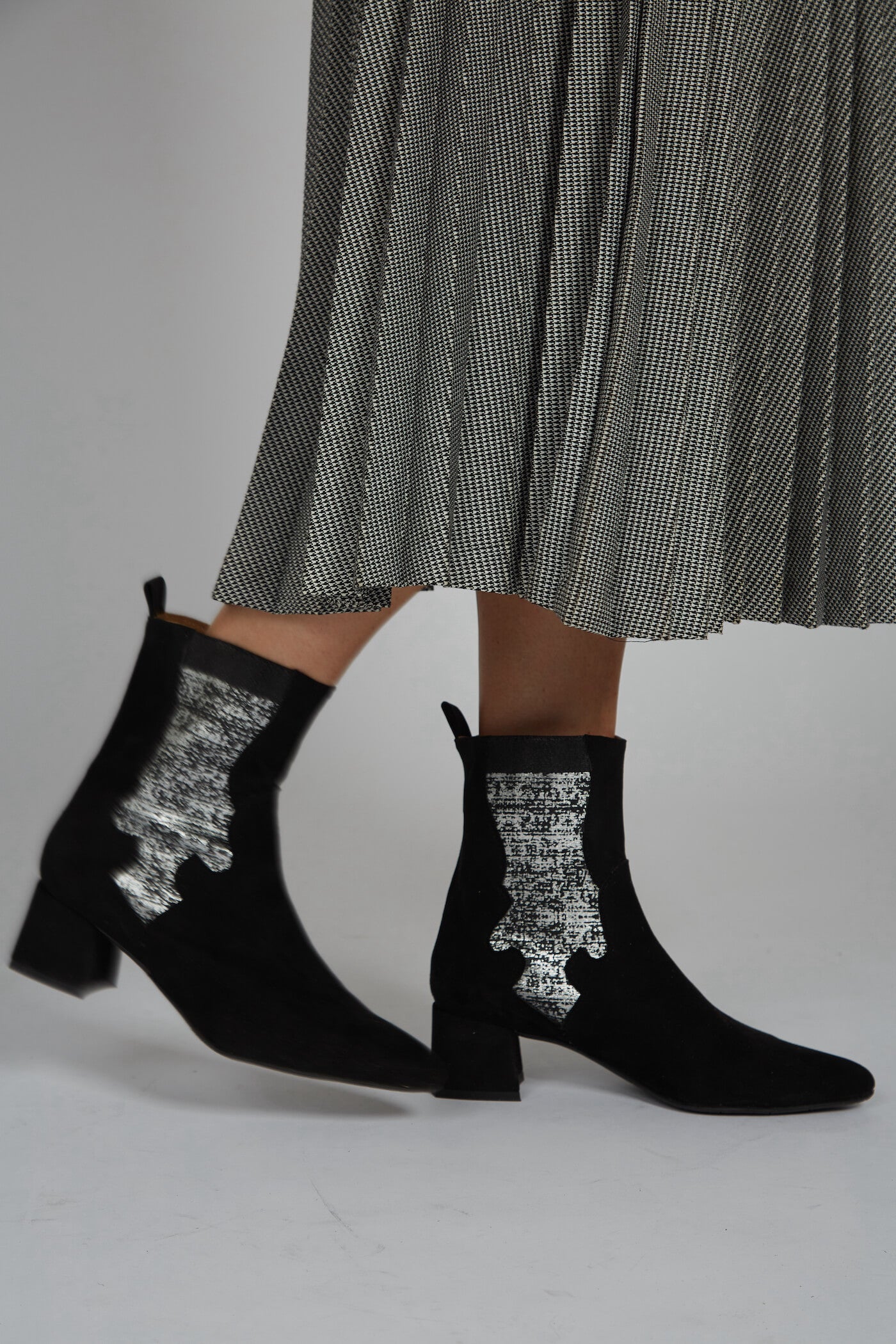 Momoc Damen vegan Stiefel Elastisch Silber & Schwarz