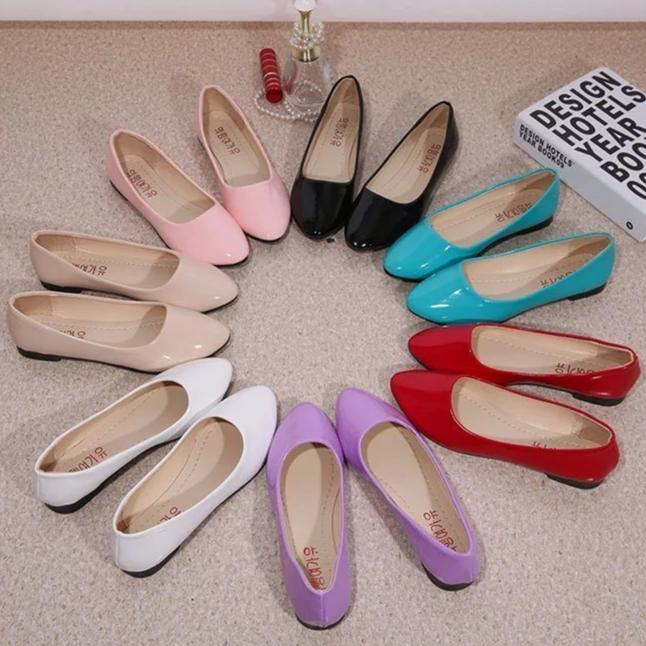 Cpcoepax Casual Flats voor Vrouwen Slip-On Puntige Gesloten Teen Balletschoenen Casual PU Platte Schoenen voor Vrouwen Comfortabel Werk Dressy Flats Lichtgewicht Wandelschoenen 39 wit