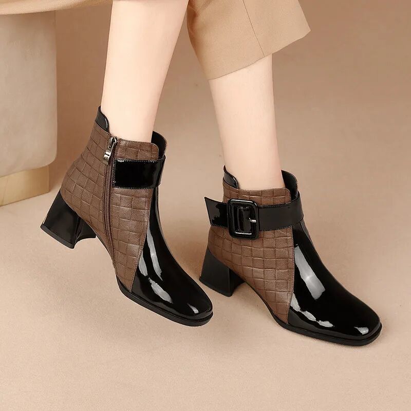 Shoes Family Lente en herfst Nieuwe warme kleur bijpassende dameslaarzen Modelaarzen Dames dikke hak Vierkante neus Grote maat korte laarzen 41
