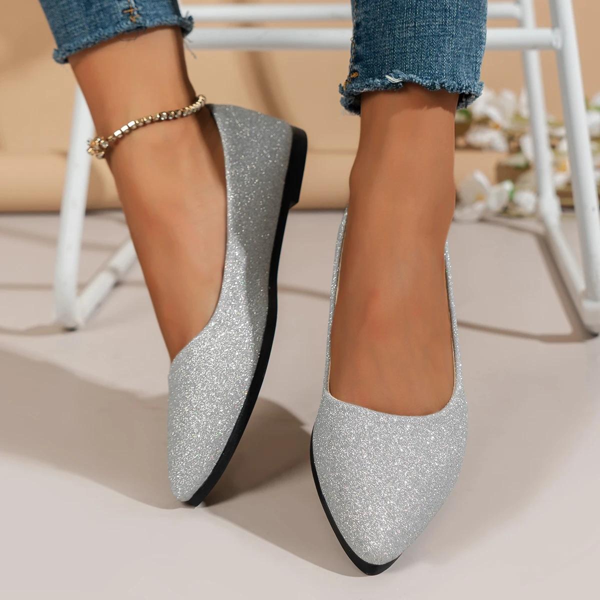 Gtimeshoes Nieuwe aankomst dames puntige neus mooie en modieuze zomerschoenen platte comfortabele casual damesschoenen 43 zilver