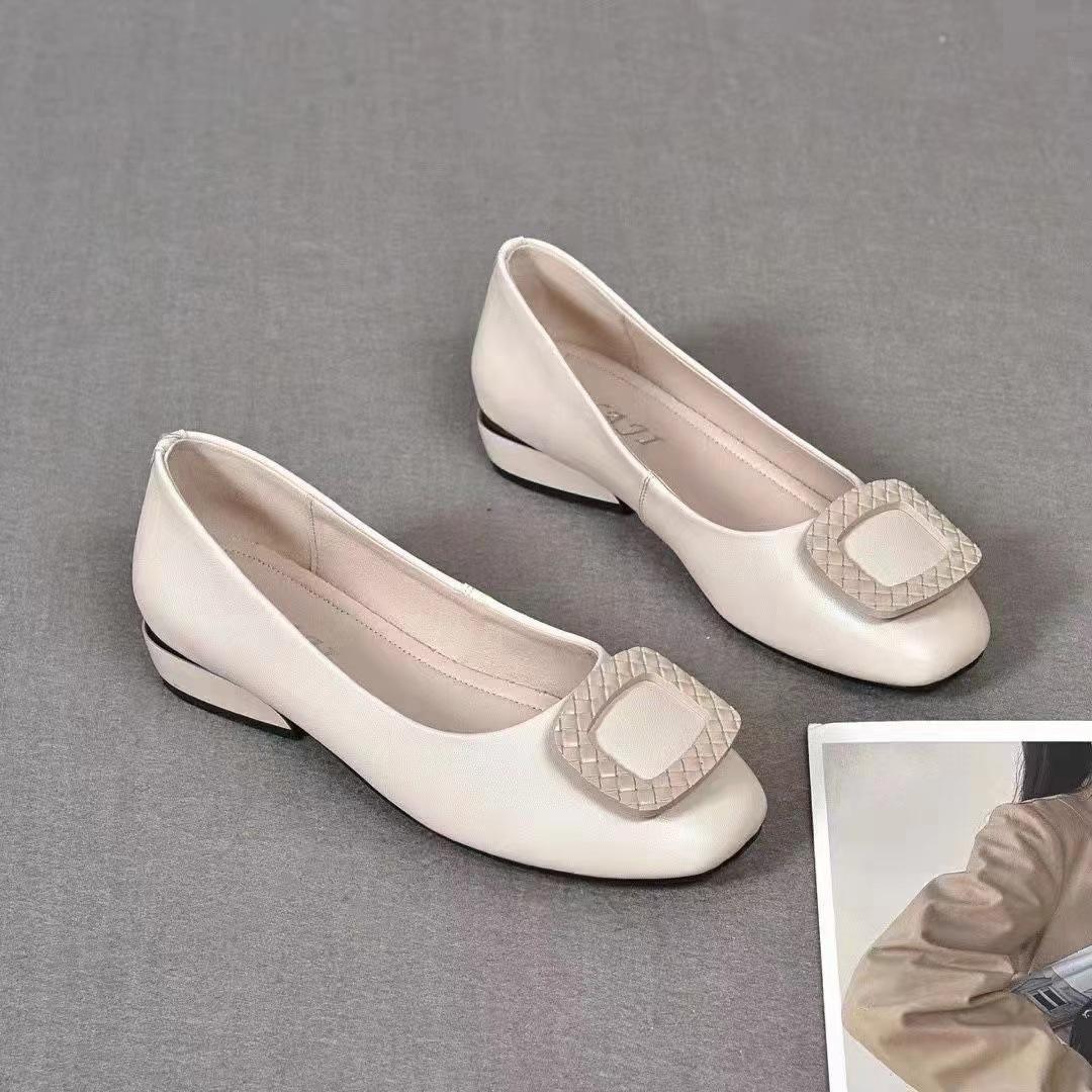 LAOHU Zachte PU-leren damesschoenen met lage hak, ondiepe mond, comfortabele pumps met hakken, kleine leren damesschoenen 40 beige