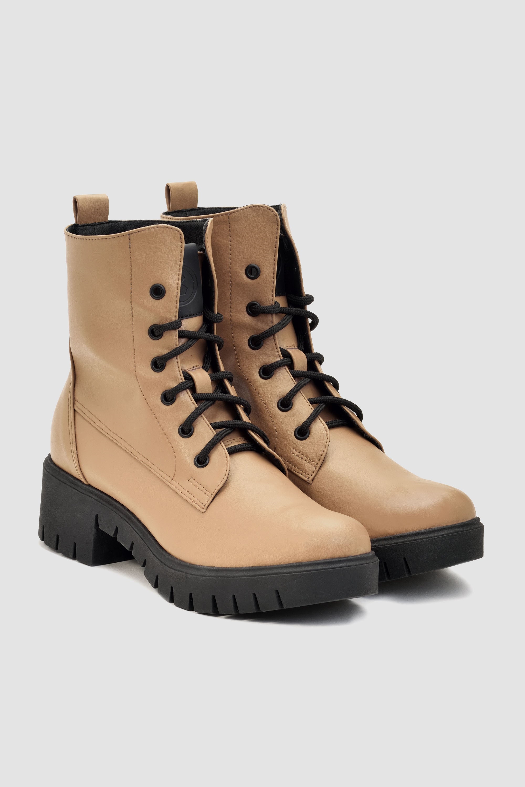 BOHEMA Damen vegan Stiefel Workers Nr. 3 Carmel Beige