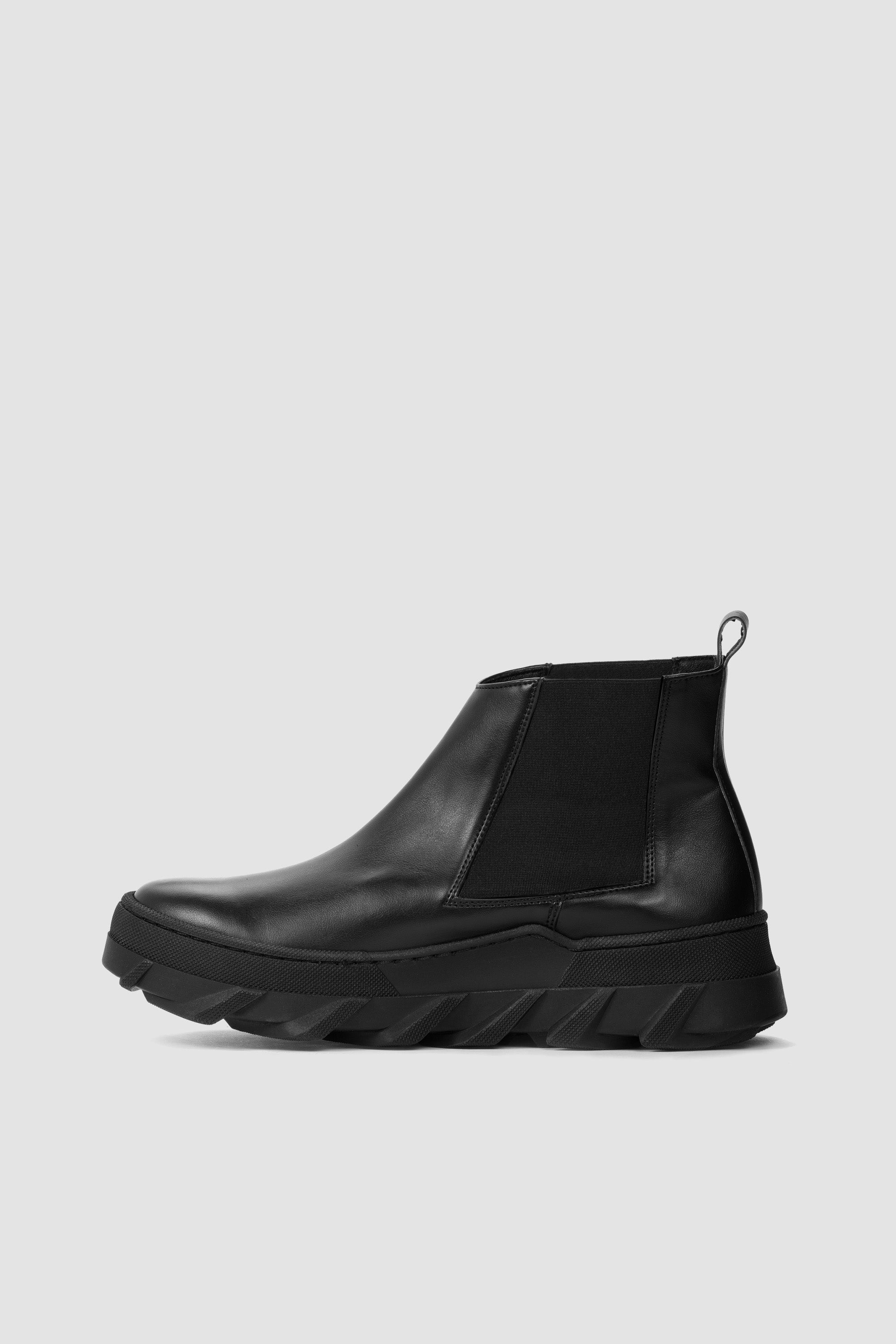 BOHEMA Damen vegan Chelsea Boots Tiger Schwarz