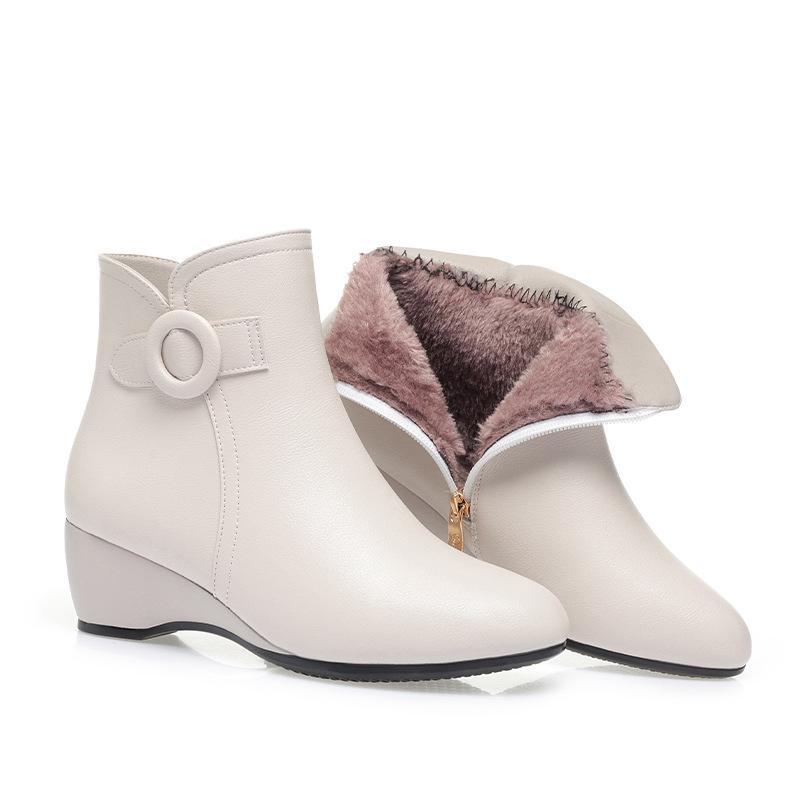 Shoes Arena Beige dameslaarzen met sleehak, gevoerd met fluweel: Perfect voor herfst/winter 2023 en ideaal voor vrouwen van middelbare leeftijd. 41 beige