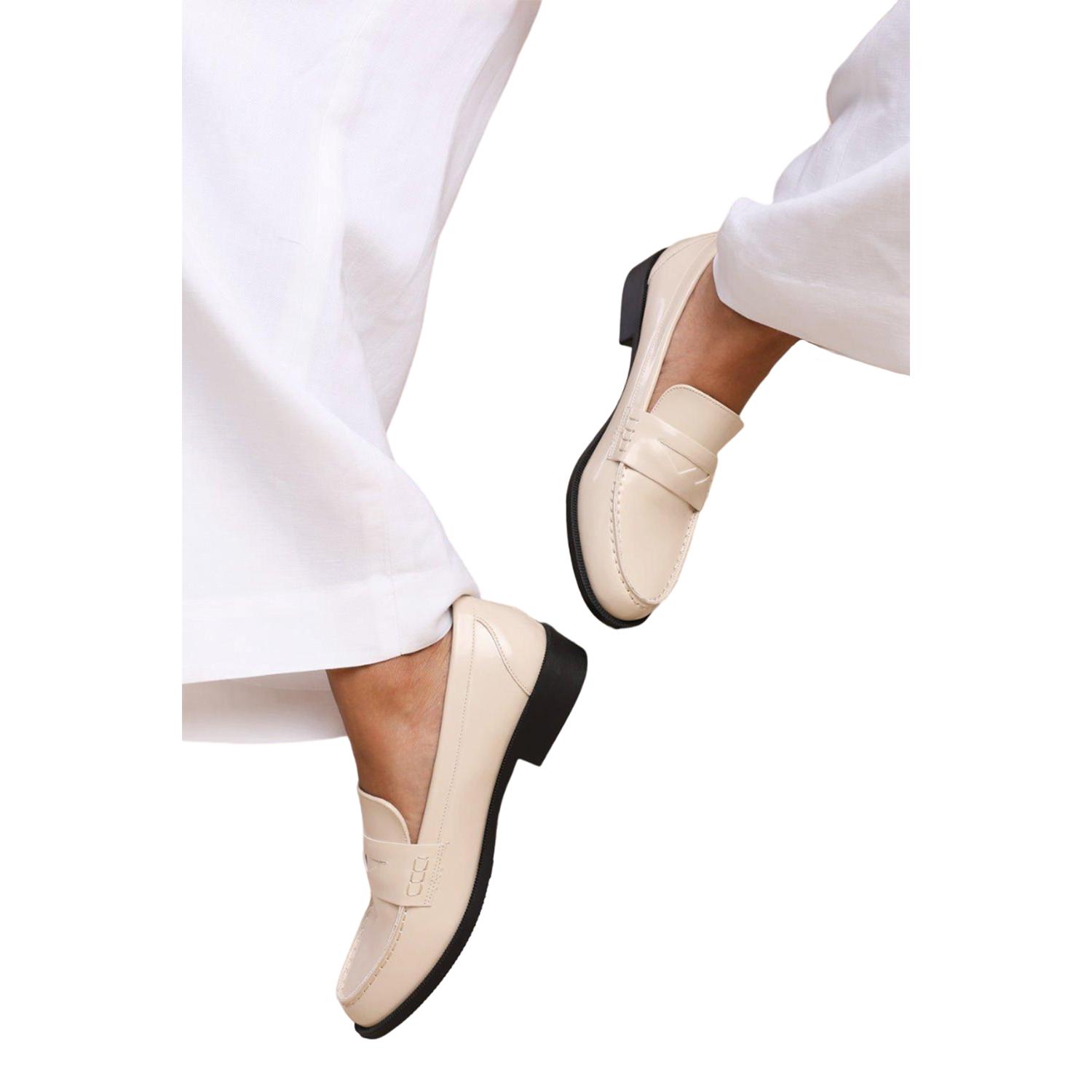 Where's That From Waar komt dat vandaan Dames/Dames Houston Patent Leather Slip-on Wide Loafers 4 UK Wide crème