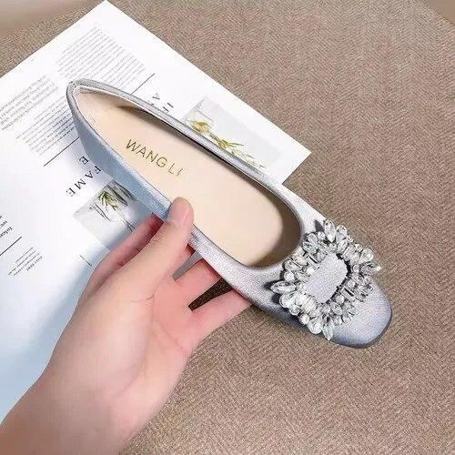 Fashion Flyshoes 2024 Lente en Herfst Nieuwe Mode Strass Vierkante Knop Platte Bodem Damesschoenen Veelzijdige Zijden Bruidsmeisje Trouwschoenen 42 zilver