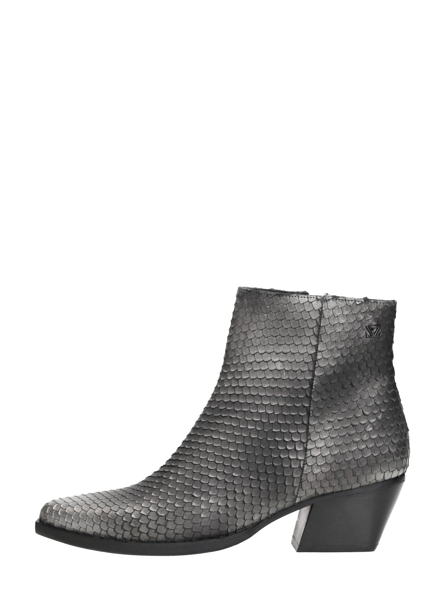 Lazamani  Phoebe Zilver