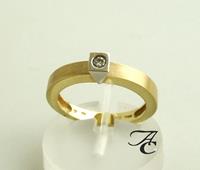 Atelier Christian Gouden ring met diamant wit goud