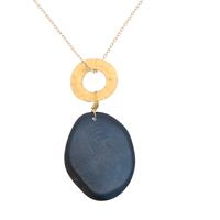 Celeste ketting met hanger van tagua en een goudkleurige ring - blauw