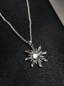 BERRYLOOK Moonstone Sunflower Necklace