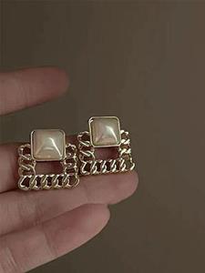 BERRYLOOK Vintage Braided Metal Pearl Square Earrings