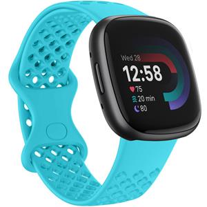 Strap-it Fitbit Versa 4 siliconen bandje met gaatjes (lichtblauw)