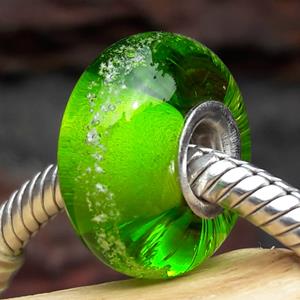 Gedenkartikelen Bedel van massief glas met deeltjes crematie-as: Groen