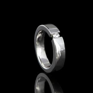 Gedenkartikelen Ring in zilver 5-7mm breed met gesloten askamer + zirkonia