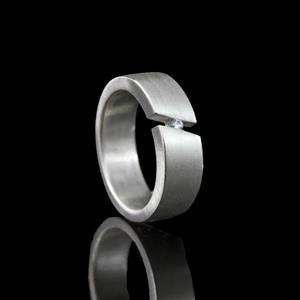 Gedenk Idee Memorialshop Ring in zilver 5-7mm breed met gesloten askamer + zirkonia