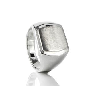 Zegelring in zilver 13.5mm met gesloten askamer