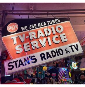 Fiftiesstore Origineel Vintage We Use RCA Tubes - TV Radio Service Dealer Lichtbak met Werkende Verlichting - USA Import