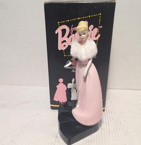 Fiftiesstore Barbie Porseleinen Beeldje En Muziekdoosje Enchanted Evening 27 cm