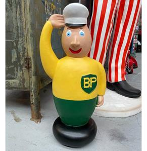 Fiftiesstore BP Man Salute Beeldje 80 cm