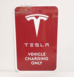 Fiftiesstore Tesla Charging - Origineel Amerikaans Verkeersbord - 46 x 30cm