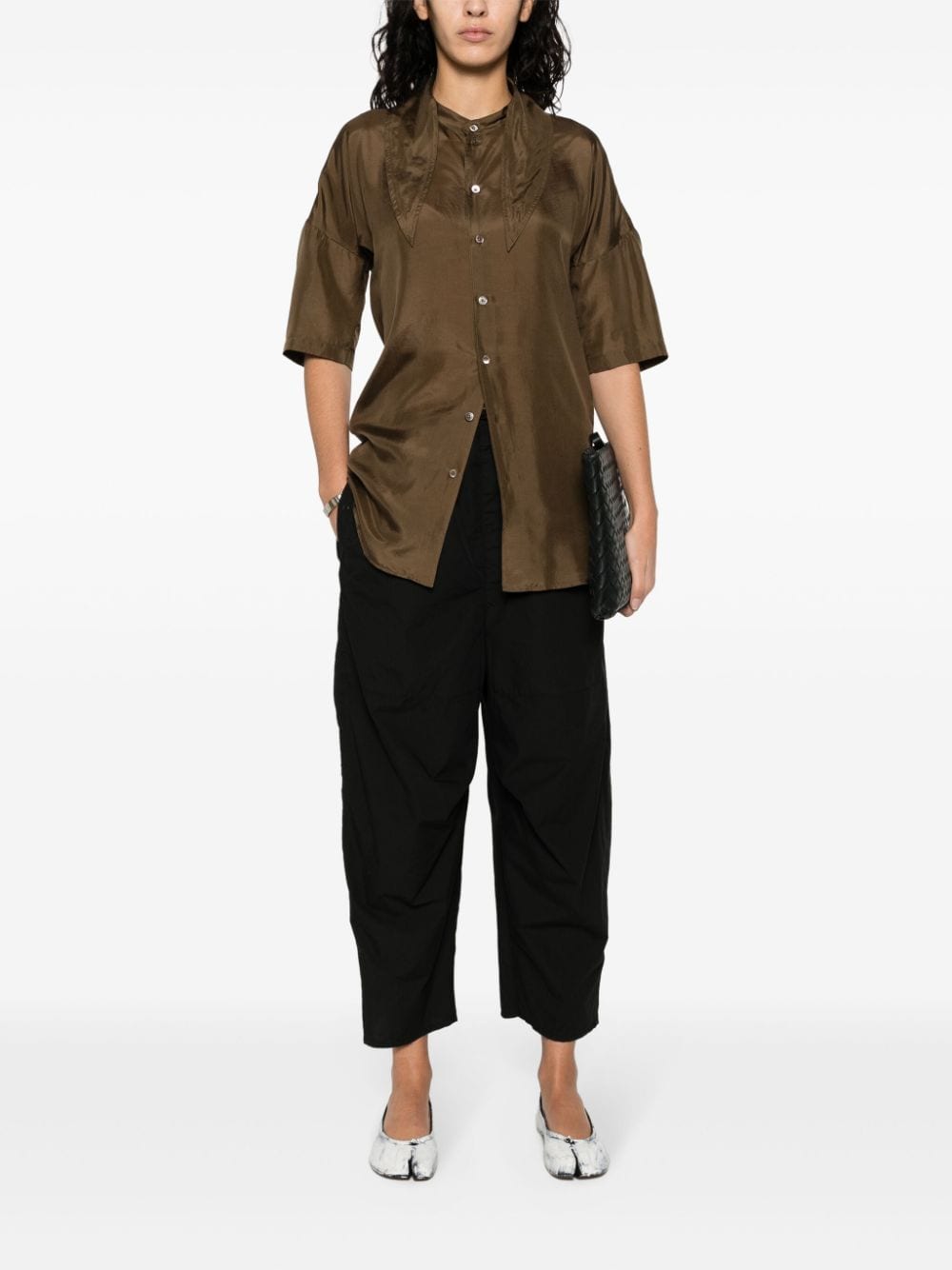 LEMAIRE tapered-leg cropped trousers - Zwart