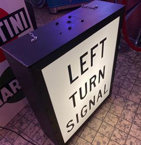 Fiftiesstore Left Turn Signal - Origineel Amerikaans Verlicht Verkeersbord - 80 x 65cm