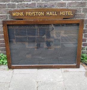 Fiftiesstore Monk Fryston Hall Hotel Vilten Informatiebord - Origineel