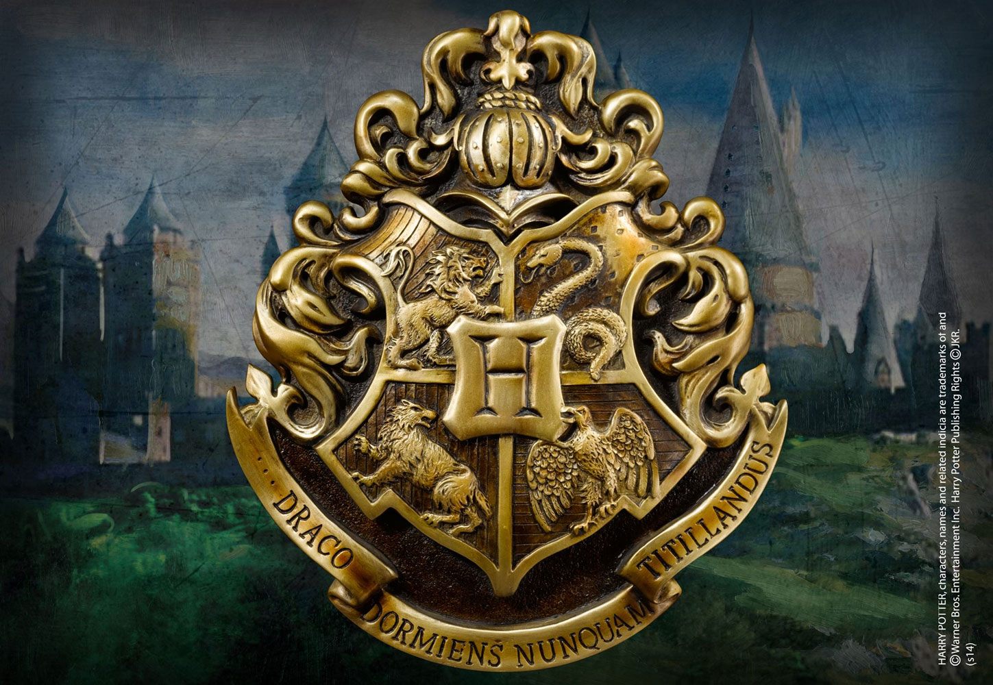 Noble Collection Harry Potter Wall Art Hogwarts School Crest 28 x 31 cm