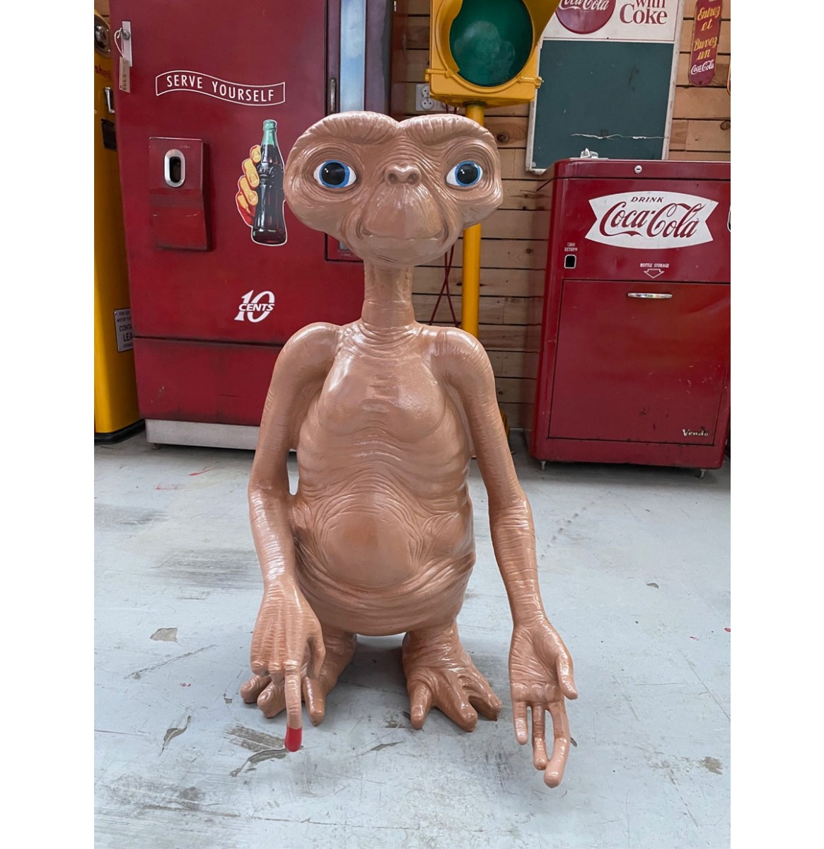 Fiftiesstore E.T. Beeld Van Hars - Life Size - 90 cm