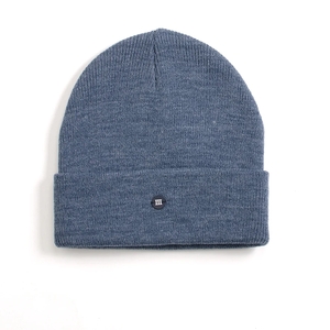 Tresanti Sven | fine knitted beanie with rubber logo iii |