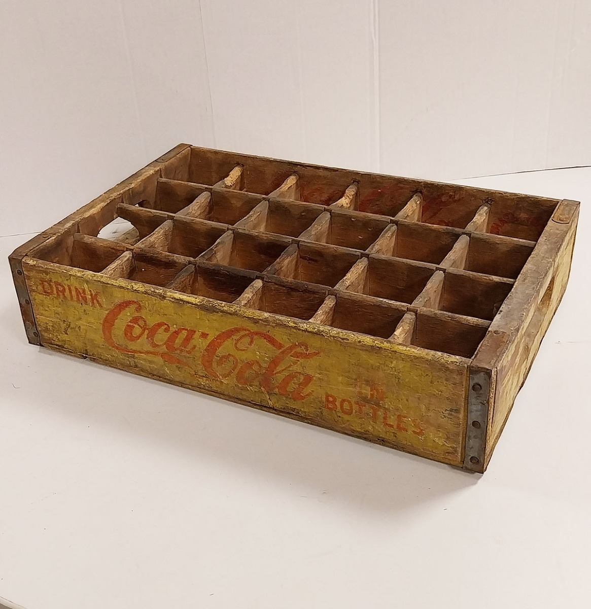 Fiftiesstore Vintage Houten Gele Coca-Cola Krat - Origineel (2)