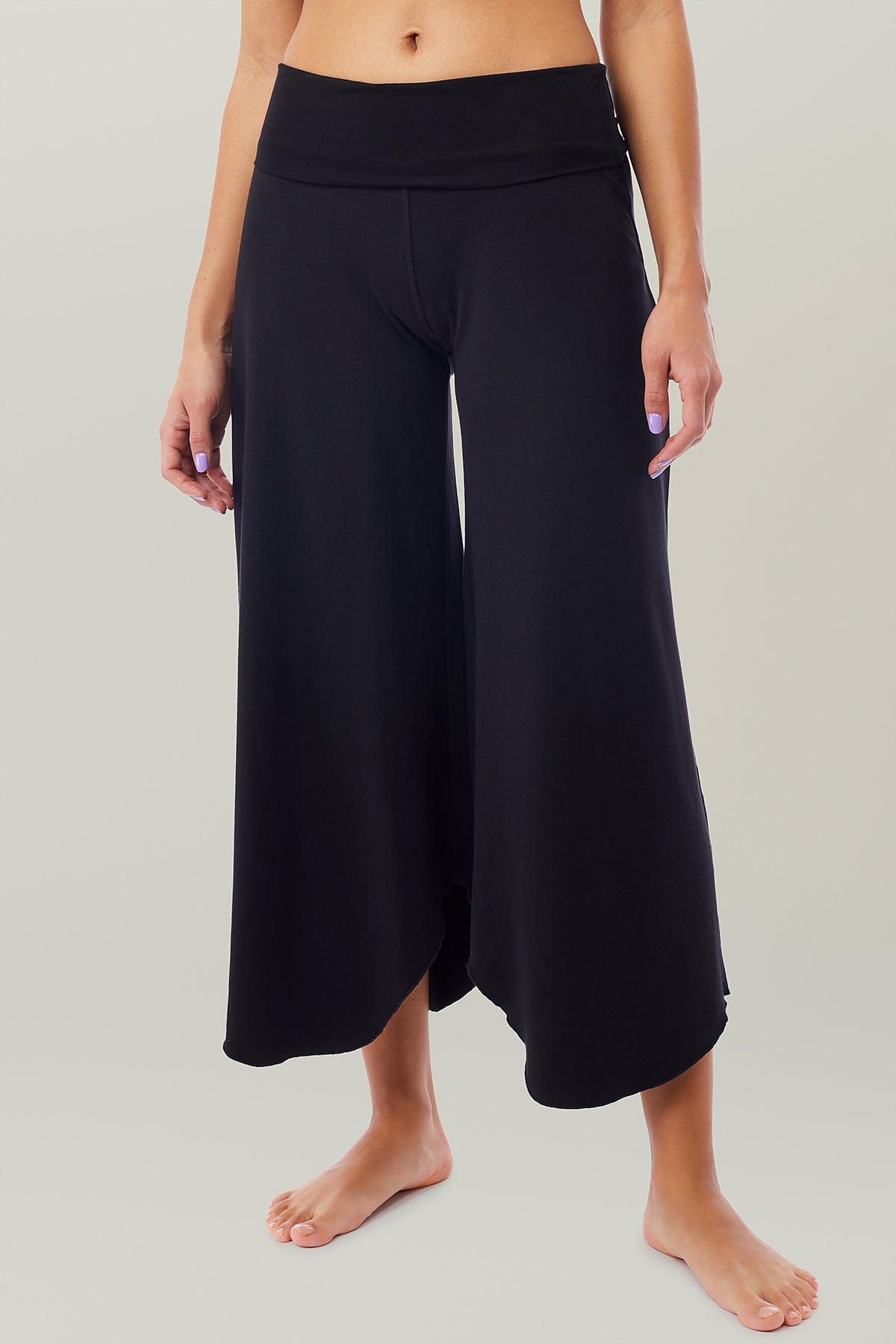 Mandala Damen vegan Hose Tulpe Schwarz
