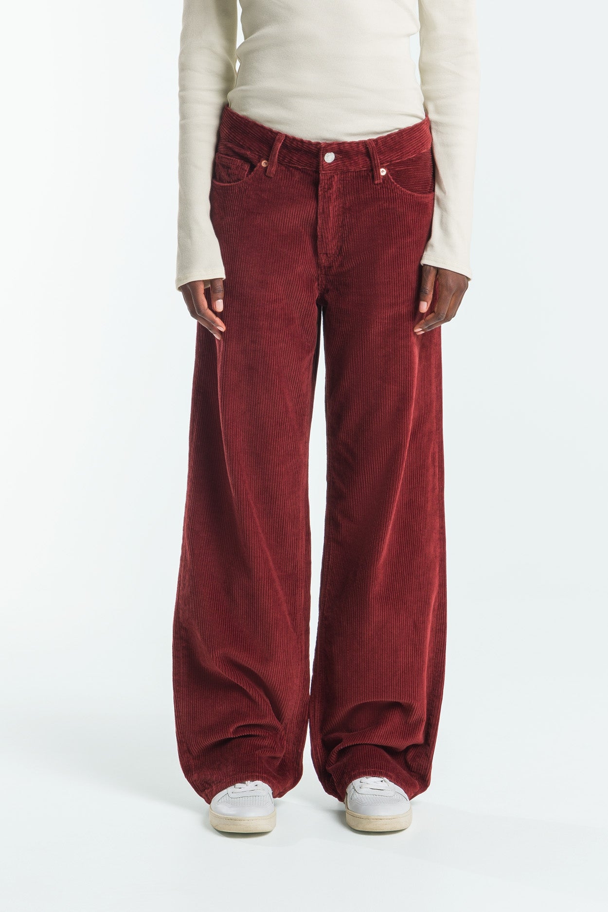 Kings Of Indigo Damen vegan Hose Joan Cord Madder Brown