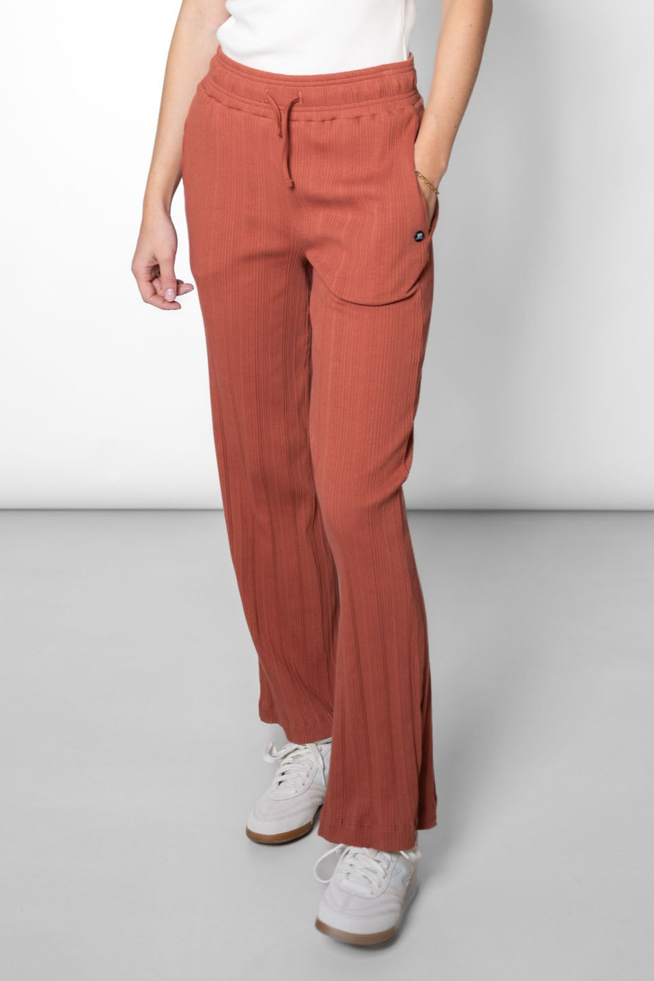STORY OF MINE Damen vegan Hose Terracotta
