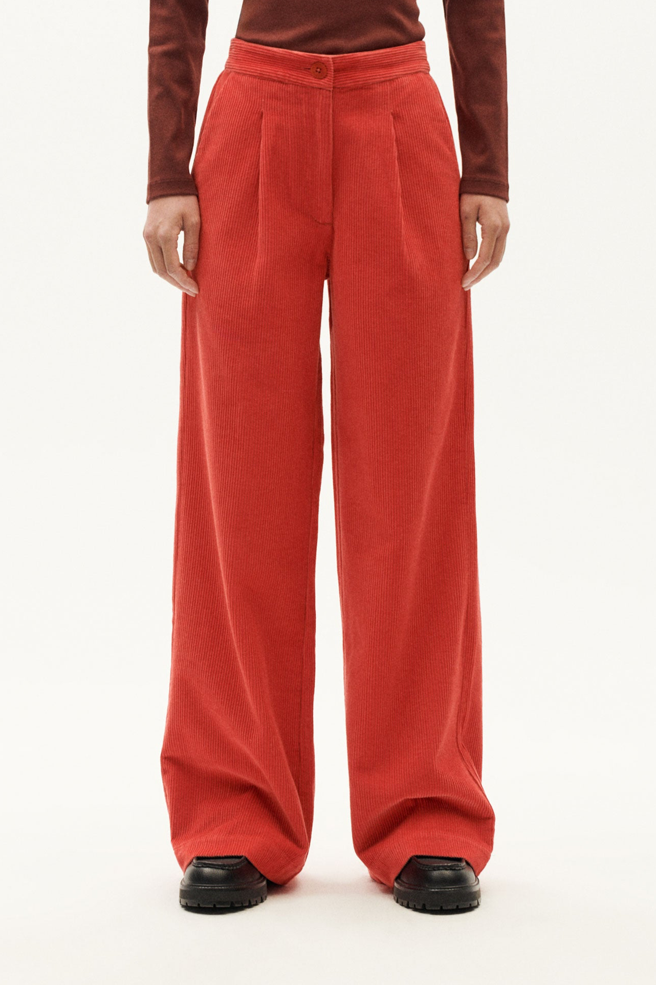 Thinking mu Damen vegan Hose Manolita Corduroy Rot