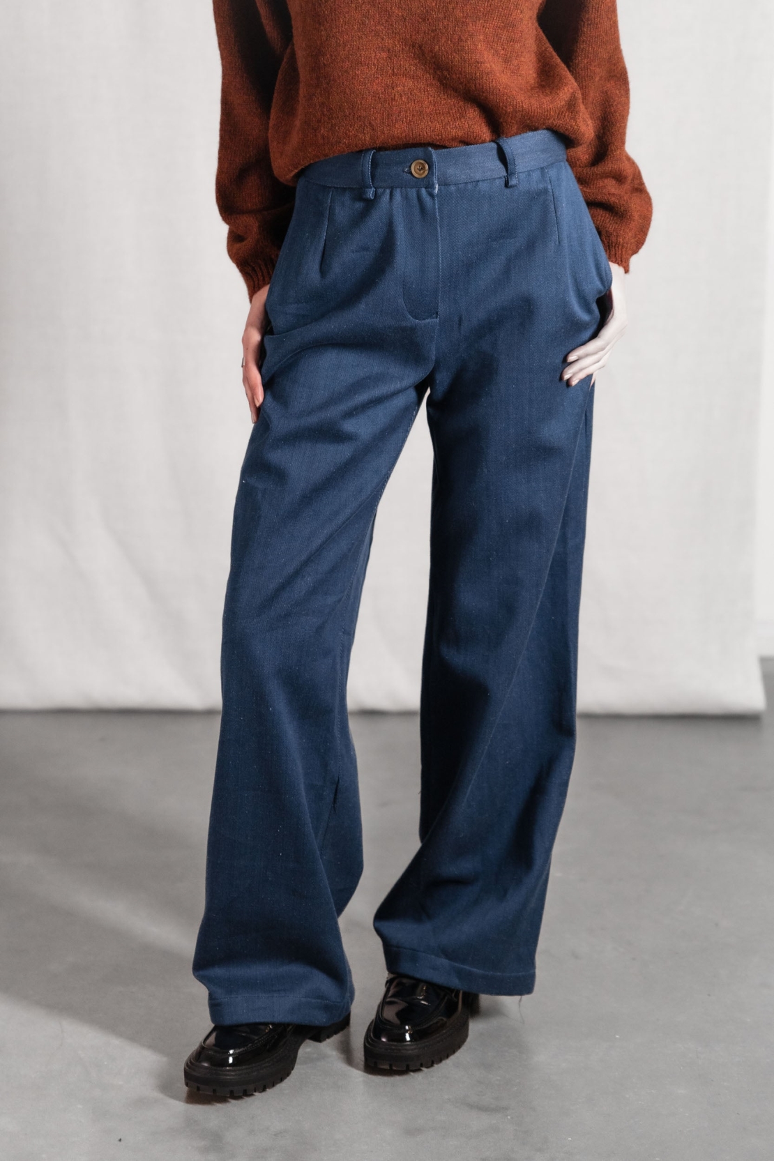 Jyoti Fair Works Damen vegan Hose Suhrutam Denim Blau