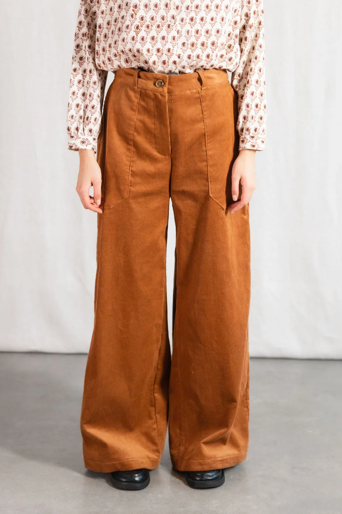 Jyoti Fair Works Damen vegan Hose Santosh Cinnamon