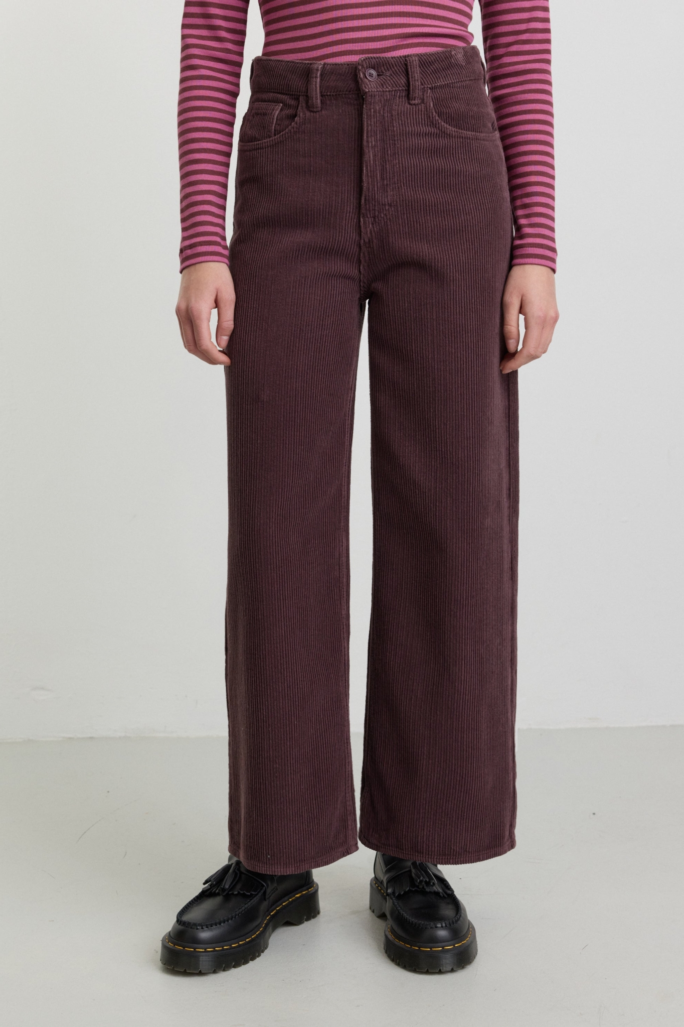 Recolution Damen vegan Hose Corduroy Erica Dark Plum