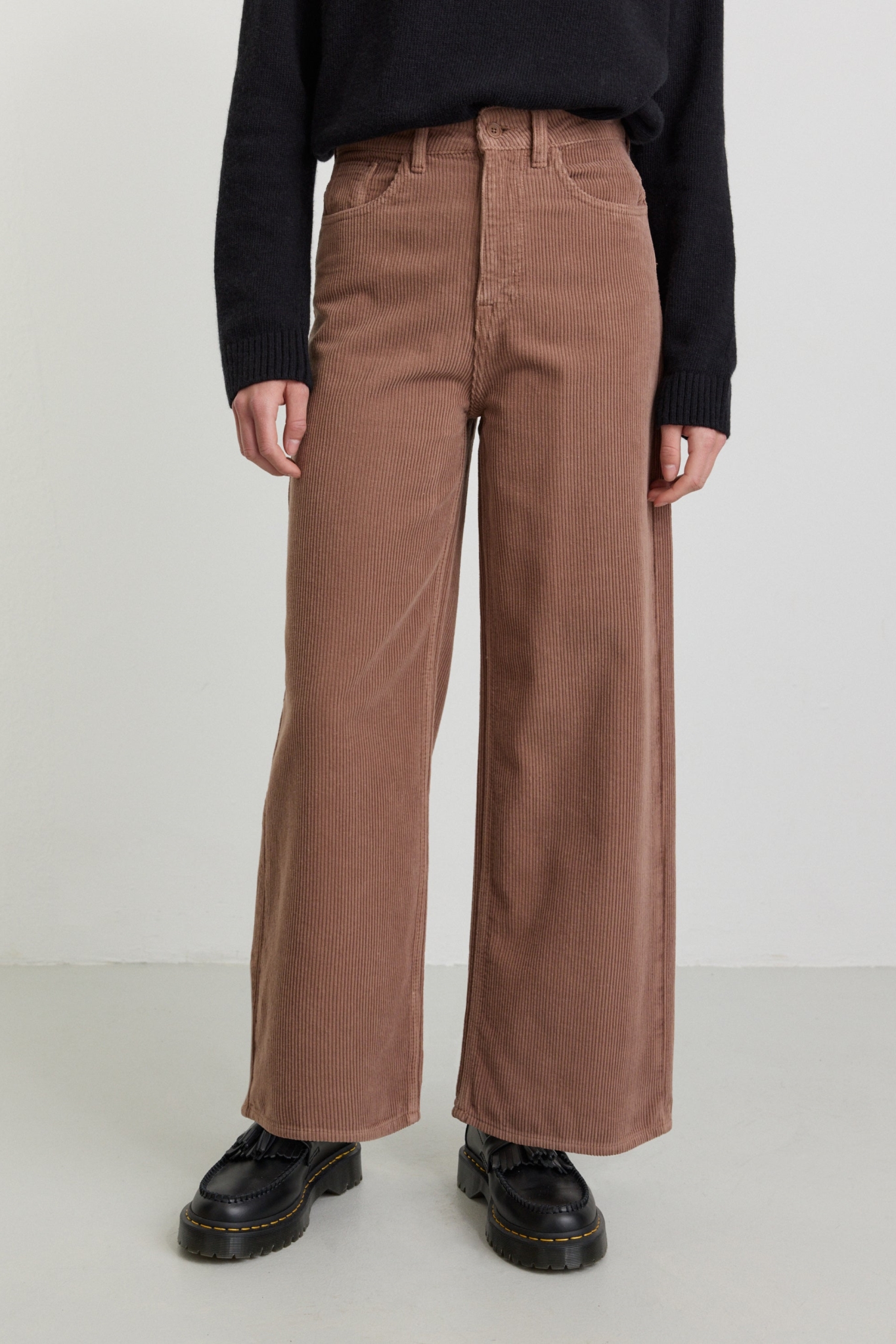 Recolution Damen vegan Hose Corduroy Erica Cognac Braun