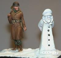 Plusmodel Soldat mit Schneemann