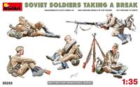 miniart Soviet Soldiers Taking a Break