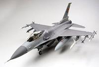 tamiya Lockheed Martin F-16CJ (Block 50) Fighting Falcon