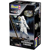 Revell 1/8 Apollo 11 Astronaut On The Moon - Model Set