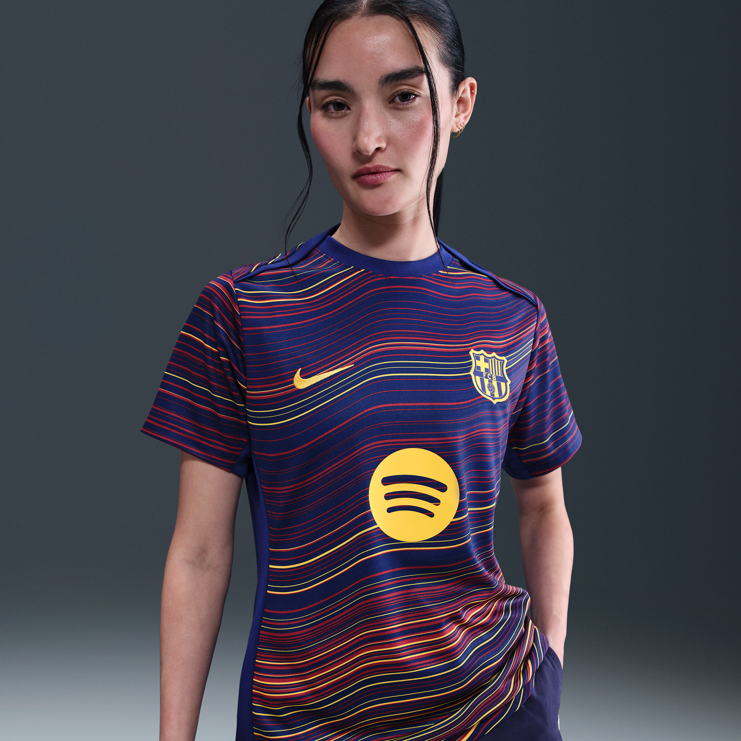 Nike FC Barcelona Academy Pro Thuis  Dri-FIT warming-uptop met korte mouwen voor dames - Blauw